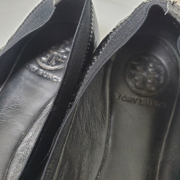 Tory Burch Caroline Black Patent Leather Ballet Flats Gold Logo Shoes Size 7.5‎ - Picture 10 of 11